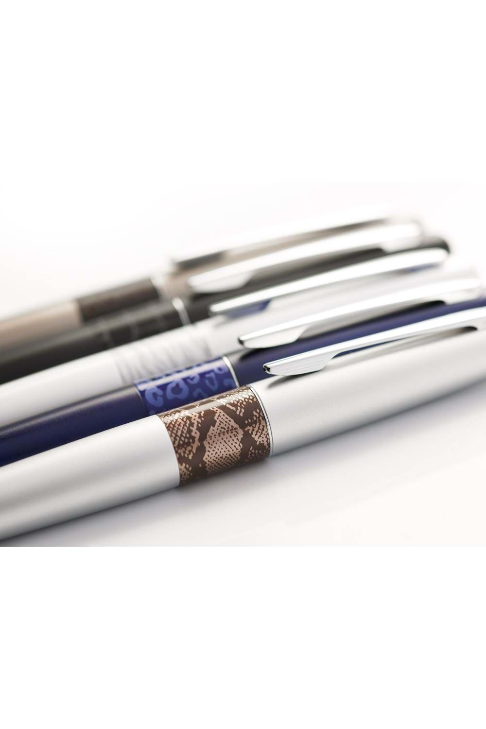 Pilot MR - Roller - Beyaz Tiger - Medium Tip - Gift box