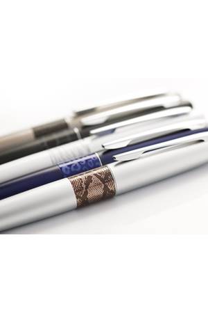 Pilot MR - Roller - Beyaz Tiger - Medium Tip - Gift box